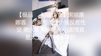 铁杆模特Liolya被她的情人惊醒，然后被他的大公鸡侵犯