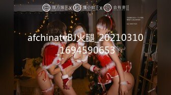 168CM美腿小妞，笑起来舔一脸呆萌，扒掉裙子内裤，蹲着吸屌活很不错