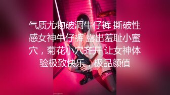 豹纹熟女人妻足交啪啪 骚逼好久没被操了 啊啊 好深 我要大鸡吧 撅着大肥屁屁被无套输出内射 骚话连篇