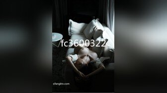 最新2024流出无水福利！专注人前露出与路人同框美腿女神GI9ZA视图集，公园超市广场哪人多往哪去和老登一起锻炼