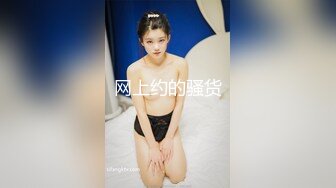 超顶级91绿帽人妻肥臀骚妇【成都夫人】私拍，户外天体露出，与多名单男群P双管齐下前后夹鸡，相当耐肏 (1)